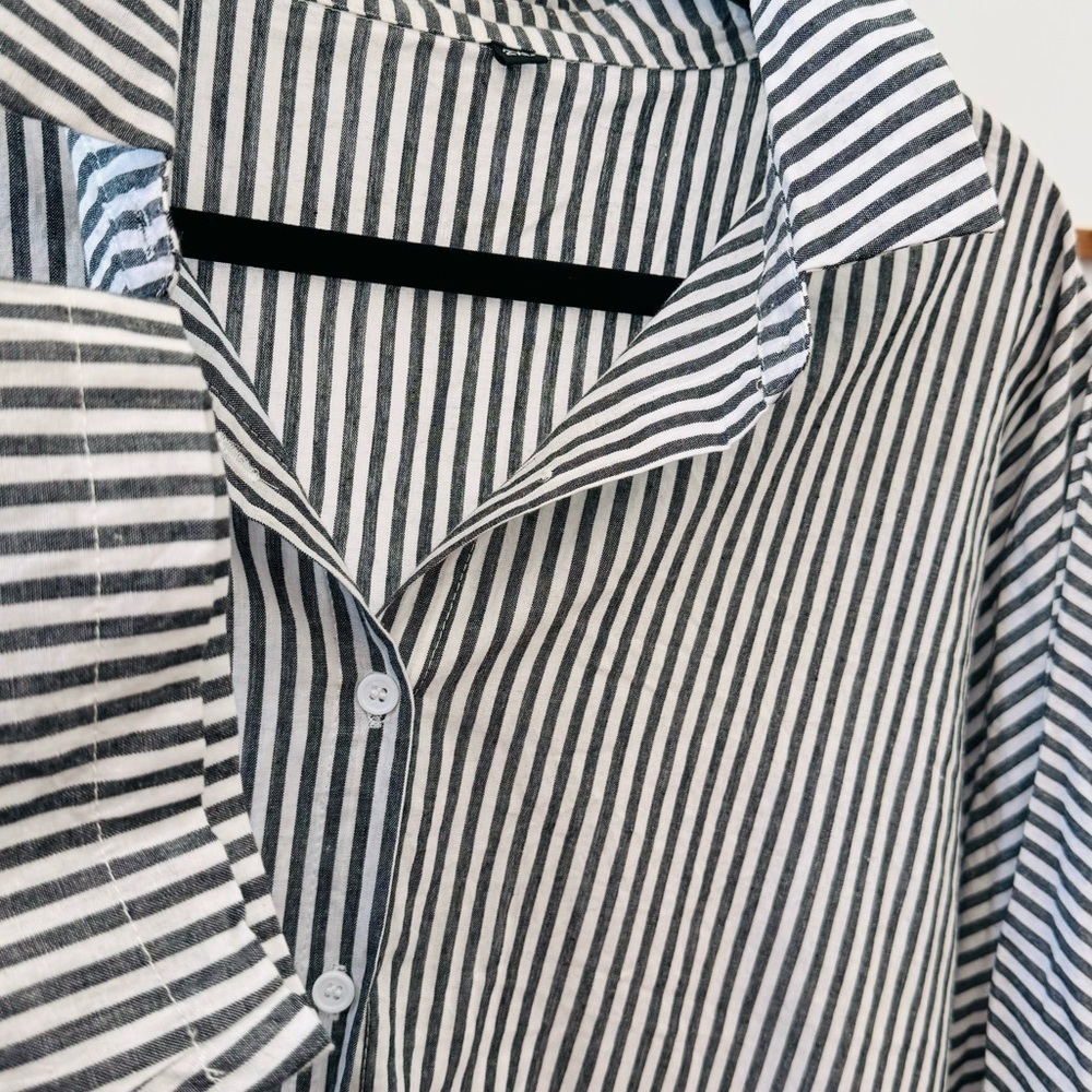 Beautiful 100% cotton striped button-down minimalist shirt dress - Picture 8 of 11